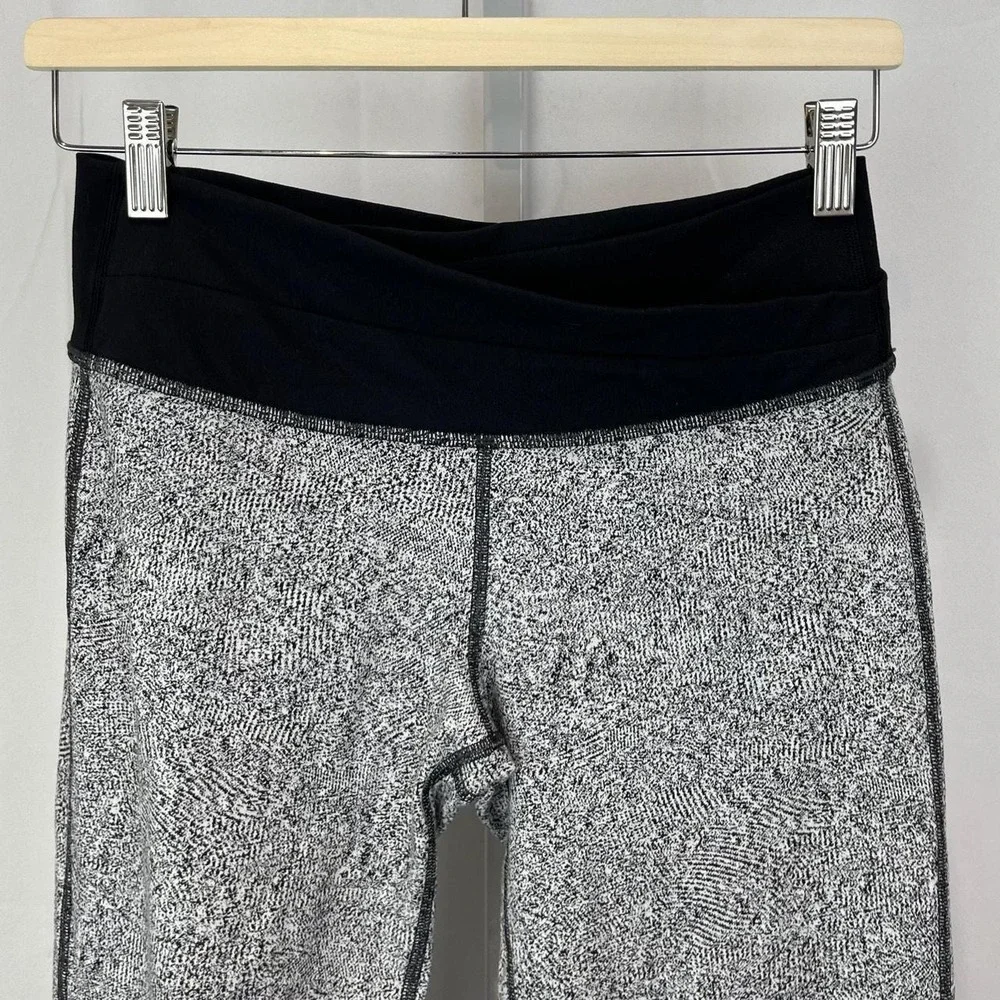 Vtg y2k Lululemon Astro Pants in Inverted Feathered Jacquard White / Black